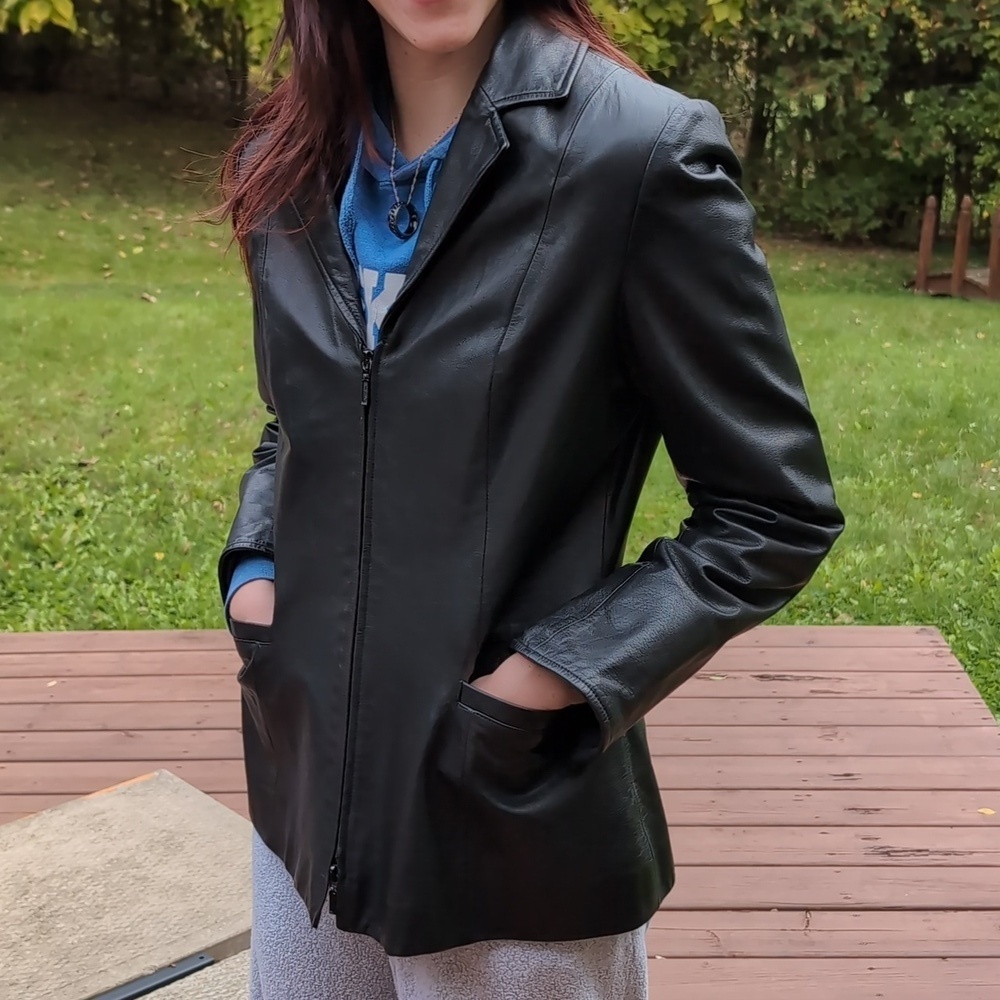 Danier Women's Black Leather Jacket Size Small - Picture 2 of 16